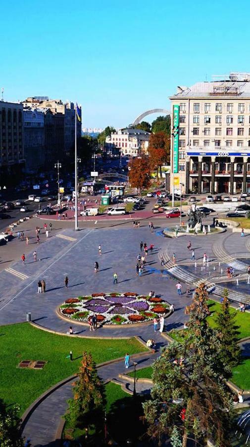 Independence Square - Khreschatyk. View On Independence Sq. Fountains Kiev Ngoại thất bức ảnh