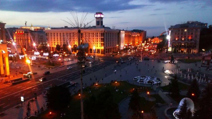 Independence Square - Khreschatyk. View On Independence Sq. Fountains Kiev Ngoại thất bức ảnh